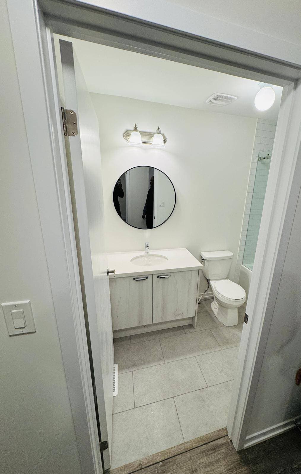 Modern Bathroom with Vanity and Bathtub at 1 Bedroom Townhouse in Oshawa for $1,200, a 1 bedroom rental in 2004 Horace Duncan Crescent, Oshawa, ON, listed for $1,200 per month
