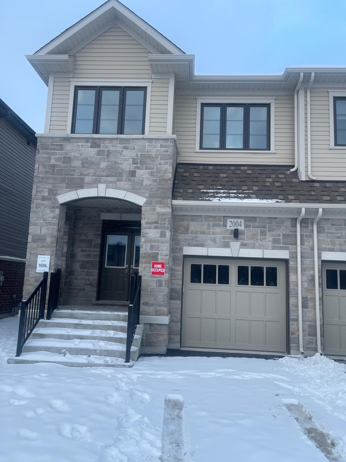 Front View of Modern Home at 1 Bedroom Townhouse in Oshawa for $800, a 1 bedroom rental in 2004 Horace Duncan Crescent, Oshawa, ON, listed for $800 per month